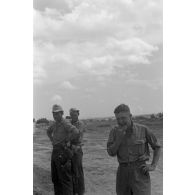 Repas de personnels d'un atelier de réparation allemand.
