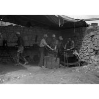 Maintenance de moteurs.