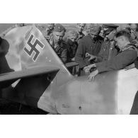 Impacts sur la queue d'un chasseur Messerschmitt Bf-109 du 2 ou du 4./JG 53 (Jagdgeschwader 53).