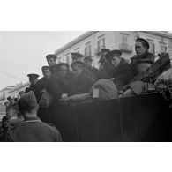 A Palerme, des marins français capturés.