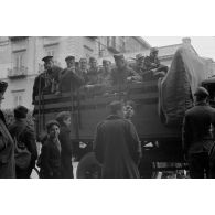 A Palerme, des prisonniers français de la Marine nationale, de l'infanterie et de la Légion étrangère.