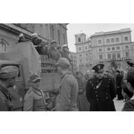 A Palerme, des prisonniers français de la Marine nationale, de l'infanterie et de la Légion étrangère.