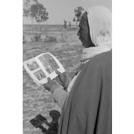 Dans le secteur de El Jem, les activités de la 6e compagnie de propagande de l'armée de l'air allemande auprès de la population tunisienne.