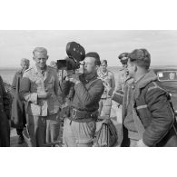 Dans le secteur de El Jem, les activités de la 6e compagnie de propagande de l'armée de l'air allemande auprès de la population tunisienne.