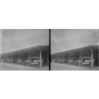 Les automobiles assurant le service des transports de Tananarive à Fianarantsoa. [légende d'origine]