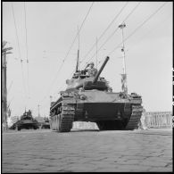 Défilé de la 2e DIM (division mécanique motorisée) à Alger lors des commémorations du 18 juin 1940.