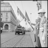 Défilé de la 2e DIM (division mécanique motorisée) à Alger lors des commémorations du 18 juin 1940.