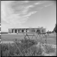 Bâtiments de l'EMAT/AFN (Ecole militaire annexe des Transmissions d'Afrique du Nord) à Ben-Aknoun.