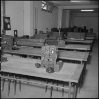 Salle de classe des Transmissions à l'EMAT/AFN (Ecole militaire annexe des Transmissions d'Afrique du Nord) à Ben-Aknoun.