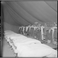 Tentes supplémentaires, logements et cours à la nouvelle école de l'EMAT/AFN (Ecole militaire annexe des Transmissions) à Beni-Messous.