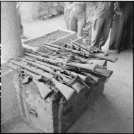 Stocks de fusils des harkas d'Oranie.