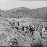 Patrouille d'une harka en Oranie.