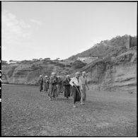 Patrouille d'une harka en Oranie.