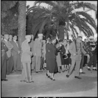 Assemblée de personnes assistant aux obsèques du colonel Cerruti.