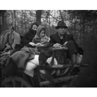 Déminage d'une route forestière ; incendie à Witternheim (Bas-Rhin).