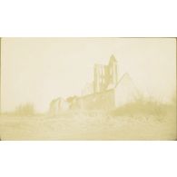 [Eglise en ruines, s.d.]