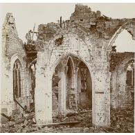 [Ruines d'une église, s.d.]