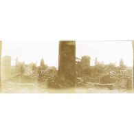 [Un site industriel en ruines, s.d.]