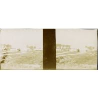 [Hangar d'un campement militaire, s.d.]