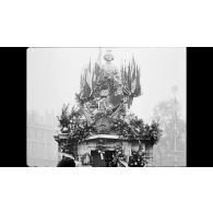 [Compilation : remises de décorations de 1916-1918.]