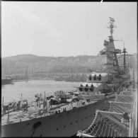 Vue d'ensemble du Georges Leygues et des destroyers d'escorte.