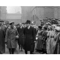 Le roi George V. Prisonniers autrichiens. Revue par le roi dItalie.