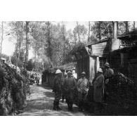 [Visite d'une zone de repos sur le front, s.d.]