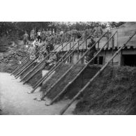 [Groupe du génie sur un chantier de fortification de campagne en cours, s.d.]