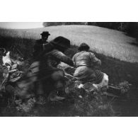 [Pause à l'ombre, 1920.]