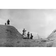 [Photographie de groupe en haute-montagne].