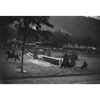[Saut d'obstacle à cheval, s.d.]
