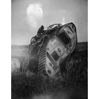 [Char britannique abandonné sur le champ de bataille, s.d.]