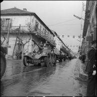 Défilé motorisé, Médéa.
