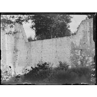 Provins (Seine-et-Marne). Les remparts. [légende d'origine]