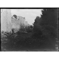Provins (Seine-et-Marne). Les remparts. [légende d'origine]
