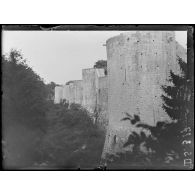Provins (Seine-et-Marne). Les remparts. [légende d'origine]