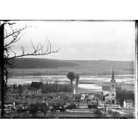 Panorama de Dugny. La Meuse débordée. [légende d'origine]