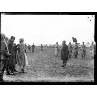 Prise d'armes au camp de Châlons. [légende d'origine]