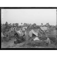 Le camp de Somme-Bionne et son bivouac. [légende d'origine]