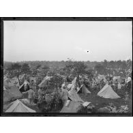 Le camp de Somme-Bionne et son bivouac. [légende d'origine]