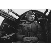 Un observateur à bord d'un He-115-B1 du Kuestenfliegergruppe-406.