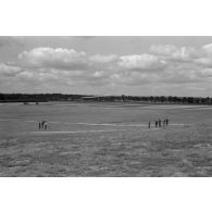 Une recrue du Nationalistischen Flieger-Korps (N.S.F.K.) aux commandes d'un planeur léger Schulgleiter SG 38.