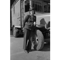 Portrait d'une conductrice de camion de la Deutche Reichspost à Berlin.