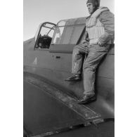 Un membre d'équipage d'un bombardier Junkers Ju-87-B Stuka.