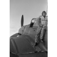Un membre d'équipage d'un bombardier Junkers Ju-87-B Stuka.