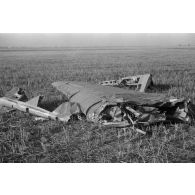 Débris d'une aile d'un avion soviétique abattu.
