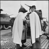 Les préparatifs du défilé pour la passation de commandement du 8e RSA à M'Sila.