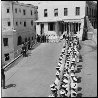 Cérémonie à l'amirauté d'Alger.