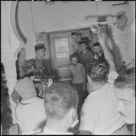 Zohra Drif capturée au côté de son compagnon Yacef Saadi, chef du front de libération national (FLN) de la zone autonome d'Alger.