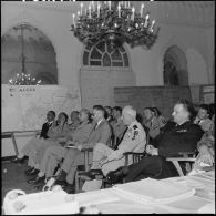 Le général Challe, adjoint au général Ely, le général Salan, André Morice, le général Ely, le général Allard, le général Jouhaud et Serge Baret, inspecteur général de l’administration en mission extraordinaire (IGAME) d'Alger.